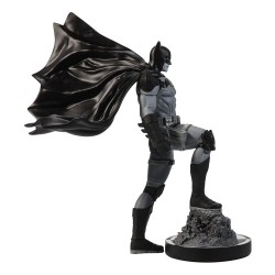 Estatua Resina Batman Black & White by Mitch Gerads DC Direct McFarlane