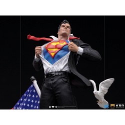 Superman Clark Kent Deluxe Art Scale 1/10 Iron Studios
